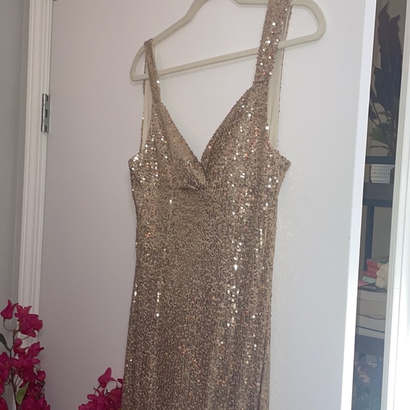 gold sequin maxi cowl back dress size 6 - taylor swift fearless look - Picture 10 of 13